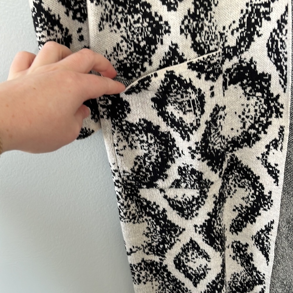 Long Cardigan, Size Medium - Picture 3 of 6